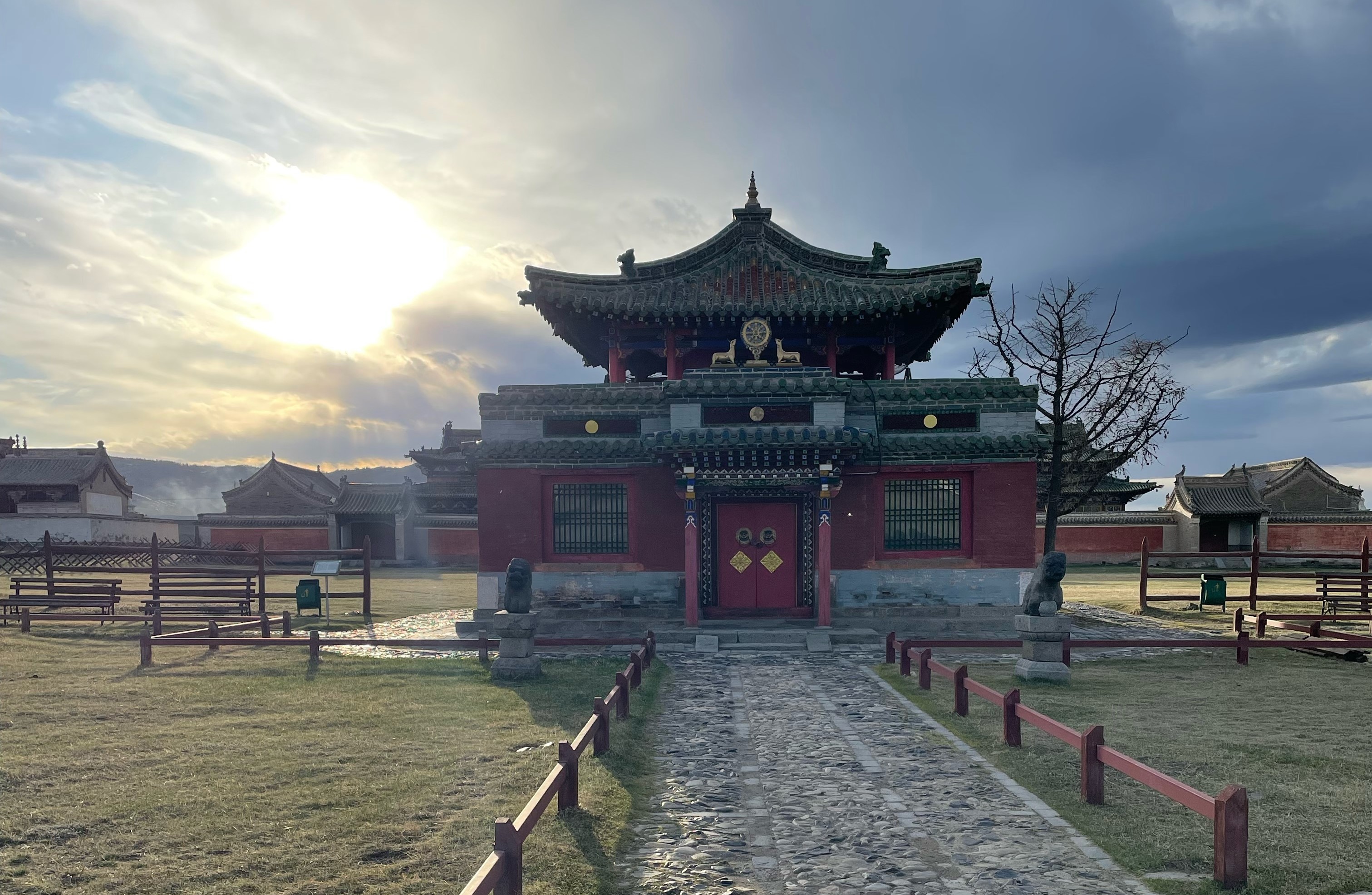 4 Solo Travel Tips